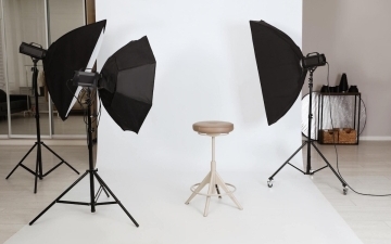 Natural Light vs. Studio Light: What Actually Matters for Portraits blog image